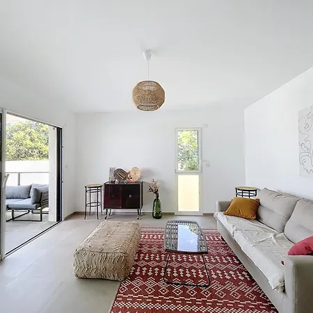 T2 Dans Avec Piscine