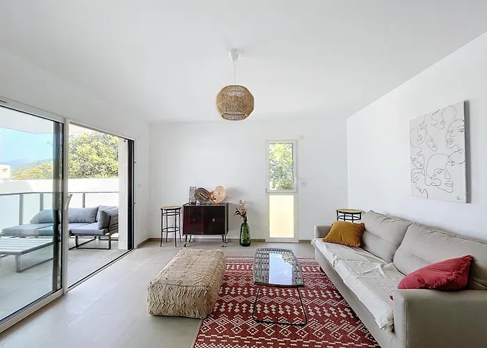 T2 Dans Avec Piscine