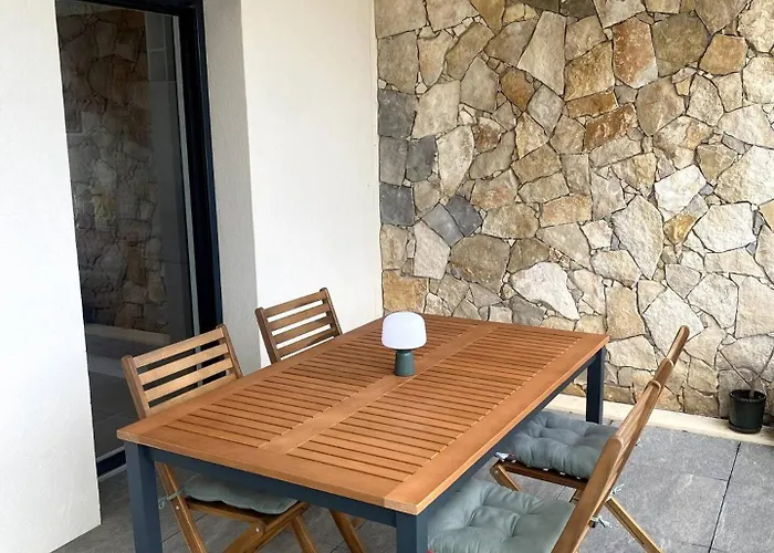 T2 Dans Avec Piscine *