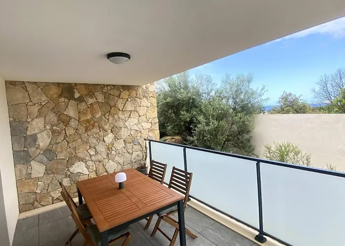 T2 Dans Avec Piscine * Calvi (Corsica)